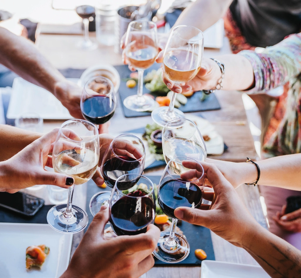 Verres qui trinquent